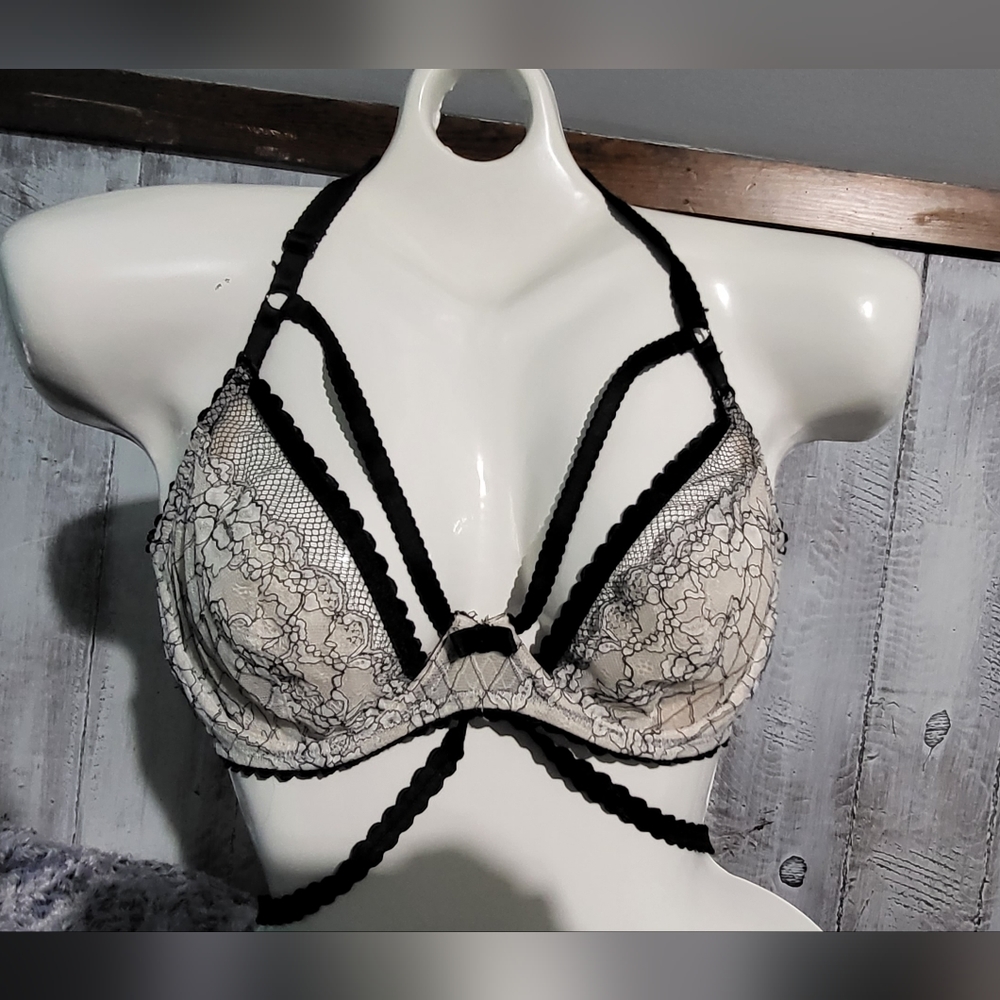 Victoria's Secret Very Sexy Lingerie Bra 34 DD